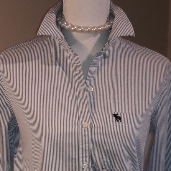 Abercrombie & Fitch Tops - 🌹Abercrombie and Fitch button down shirt